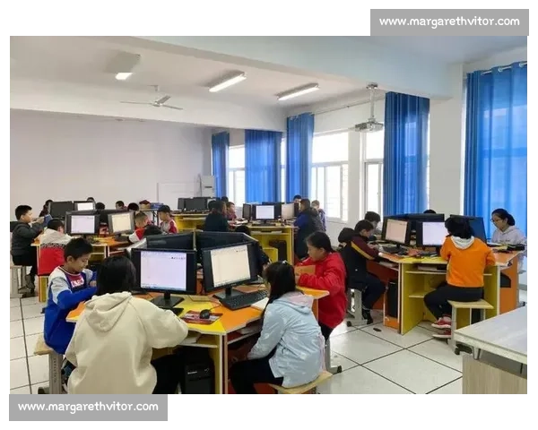 信息学比赛：培养创新思维与解决问题能力的实践平台