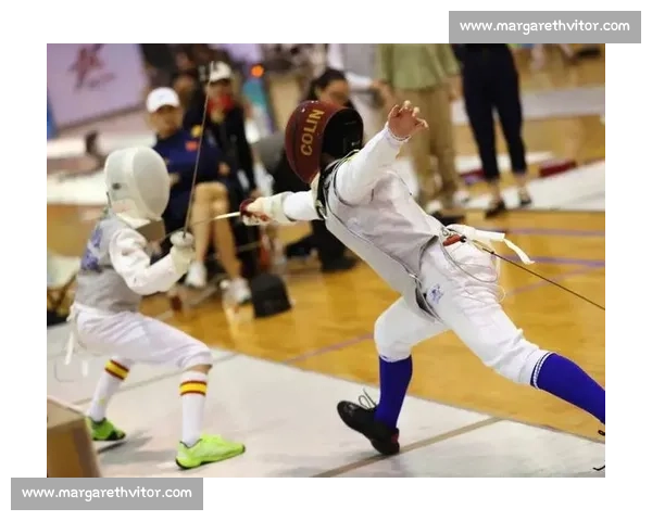 全国击剑赛事精彩纷呈 多地运动员同场竞技展风采