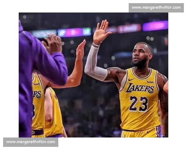 加内特领衔篮坛巅峰之战重燃经典对决展现王者风范 加内特领衔篮坛巅峰之战重燃经典对决展现王者风范