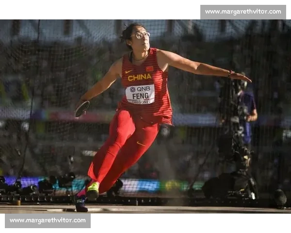 奥运会铁饼比赛精彩瞬间回顾与运动员突破极限表现分析