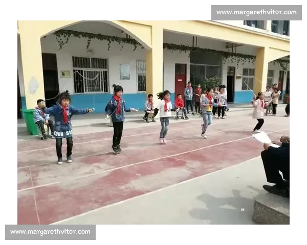 小明与小强激烈比拼高楼梯谁能最快登顶的精彩故事