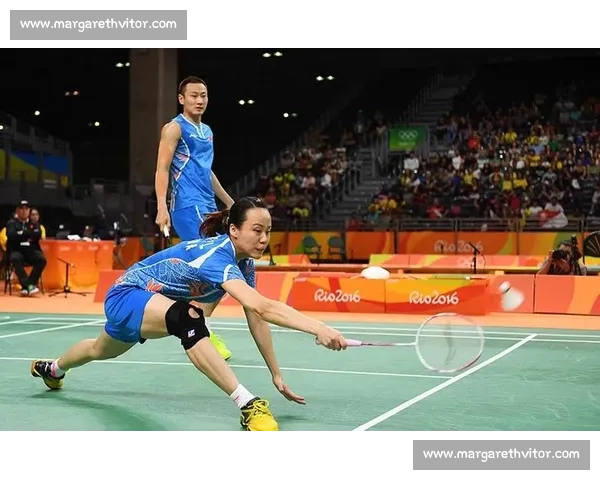 张楠赵芸蕾激战精彩瞬间回顾 羽毛球赛场上的巅峰对决