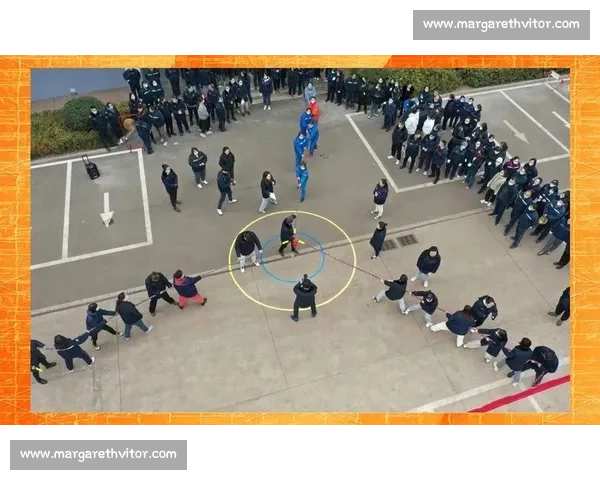 拔河比赛中的团结与拼搏精神展现